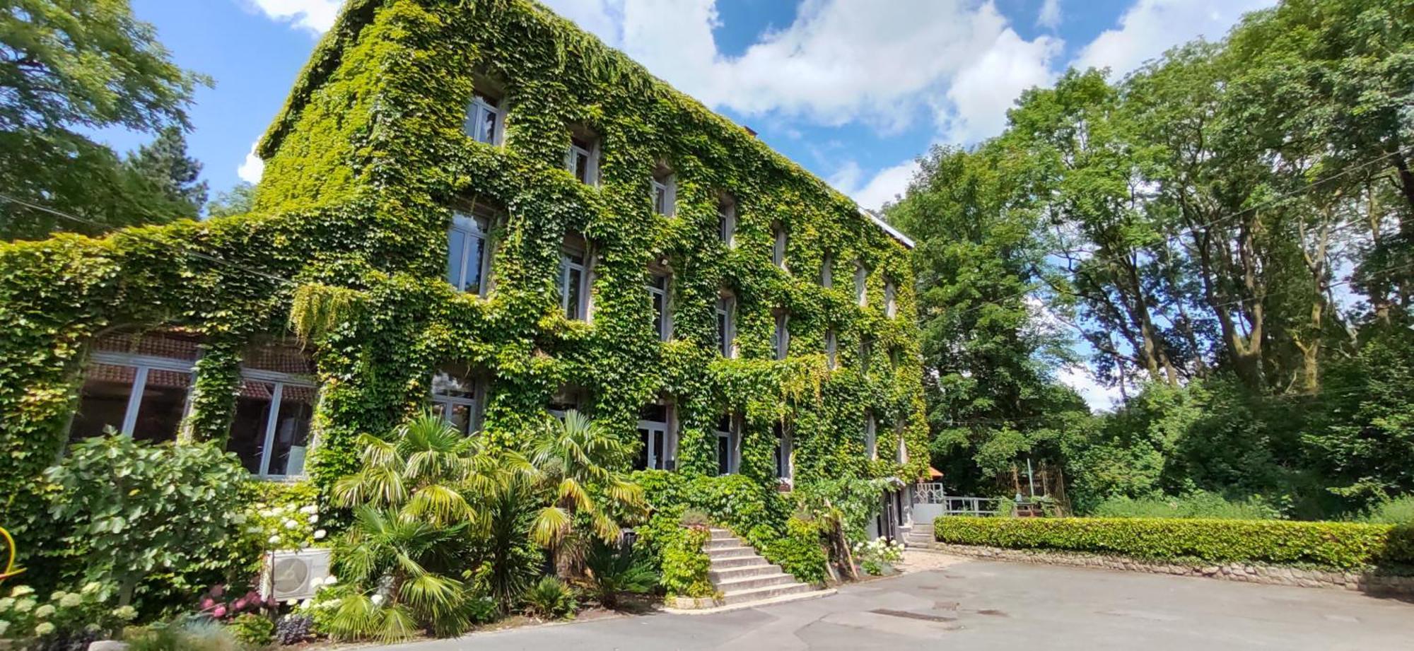 Logis Hotel-Restaurant - Le Moulin D'Artres מראה חיצוני תמונה